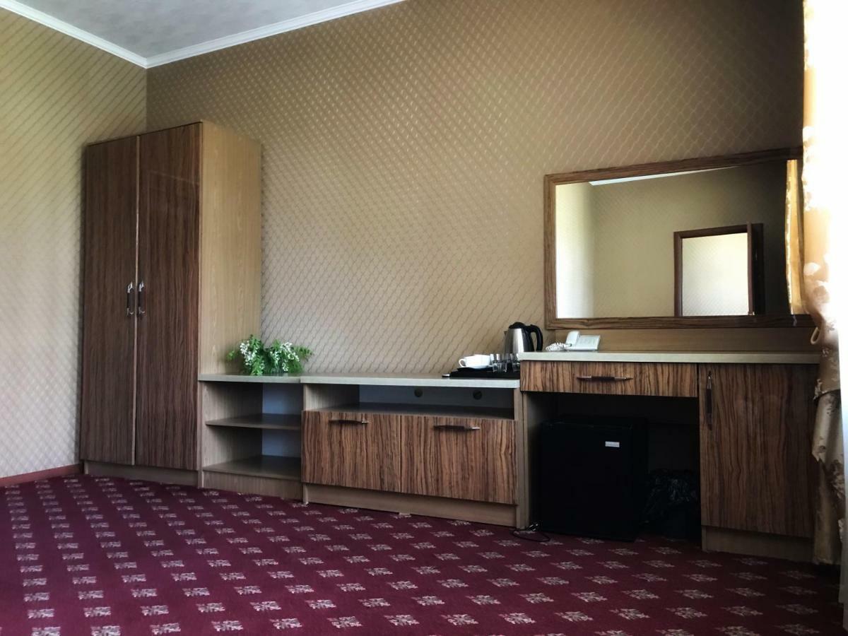 Hotel Park House Taldykourgan Extérieur photo